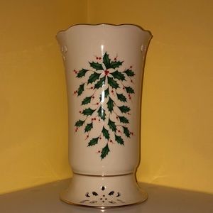 Lenox Holiday Pierced 8in Vase